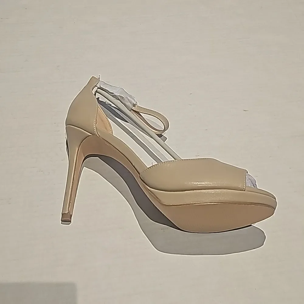 Womens Open Toe Stiletto Heeles  Ankle Strap Peep Toe size 8.5 light khaki color